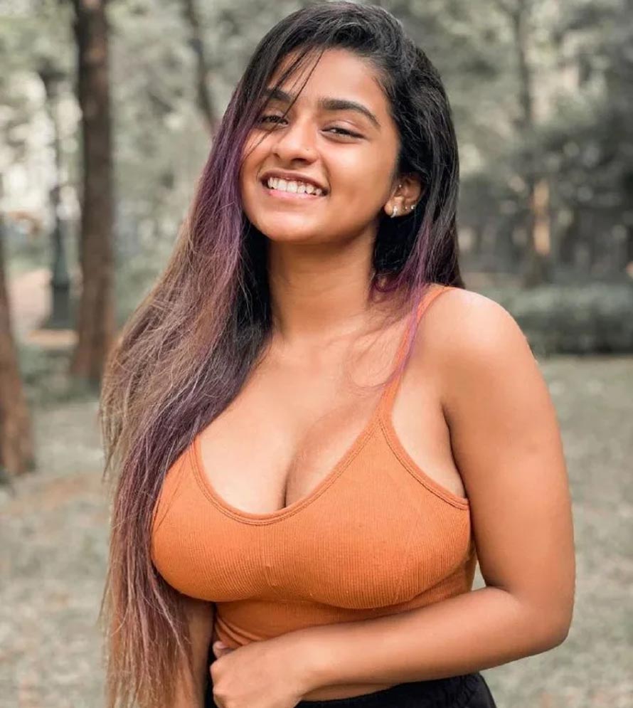 sexy indian escort in backless