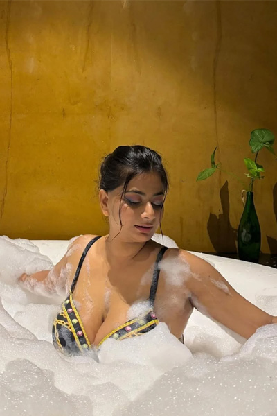 Anuja VIP Escorts in Nashik
